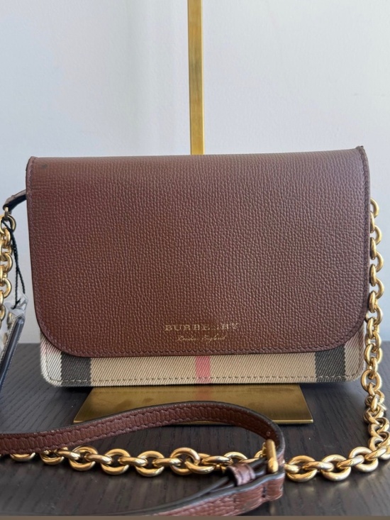Burberry Handbags - Burberry Hampshire Wallet on Chain w/COA
